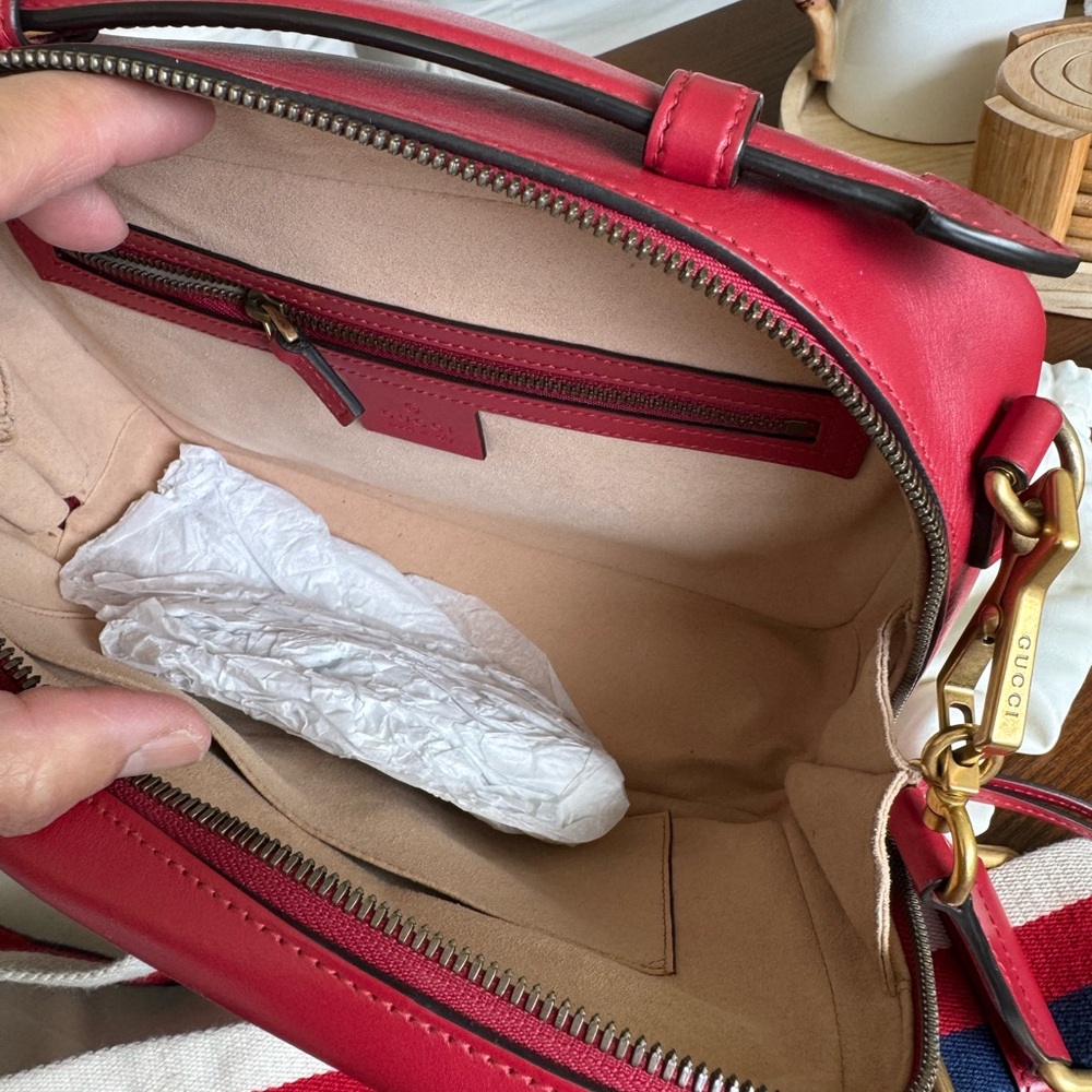 Gucci Red Crossbody Bag with Chevron Quilting - Picture 9 of 16